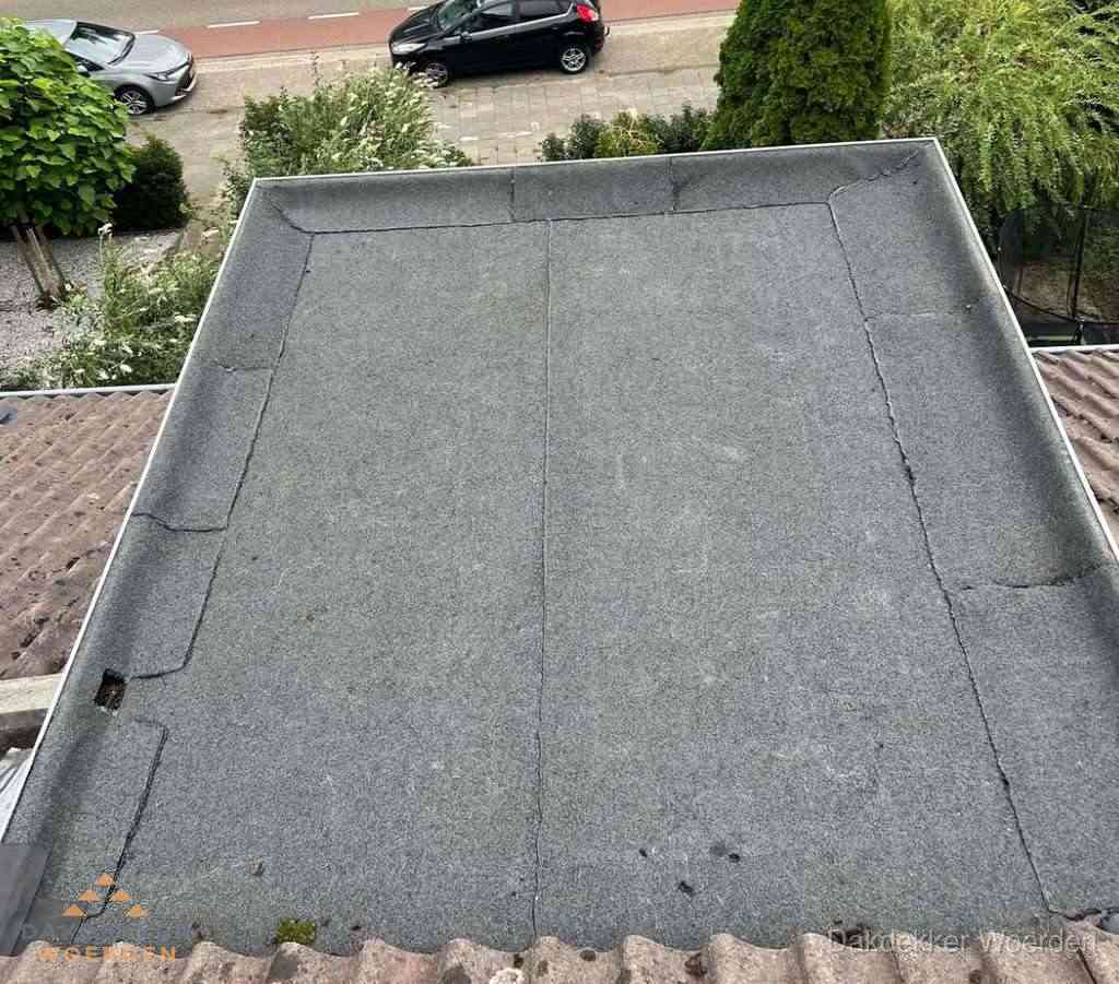 Dakbedekking schuur met bitumen in Woerden Dakbedekking schuur met bitumen in Woerden