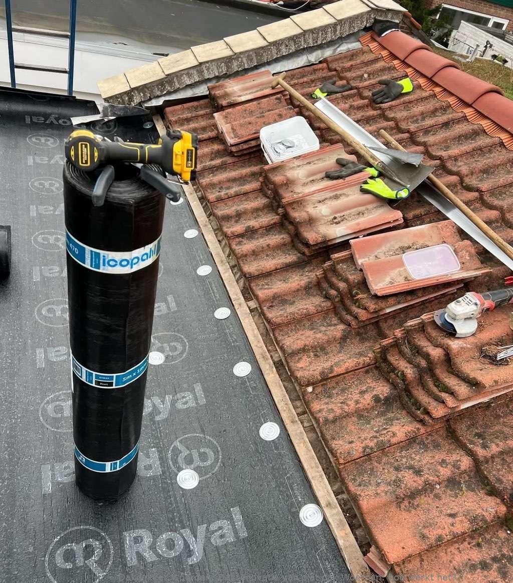 Dakrenovatie van plat dak Woerden: hoe werkt het?